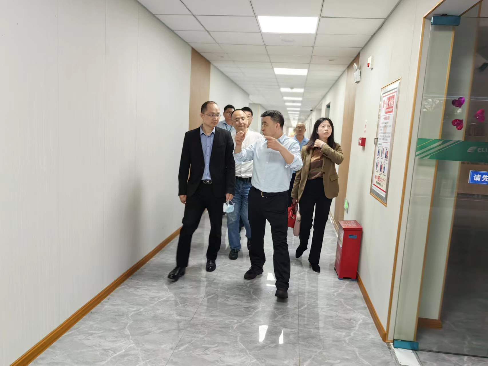 节后慰问暖人心 | 九洲集团党委书记、董事长杨保平一行慰问9001诚信金沙电子全体员工 